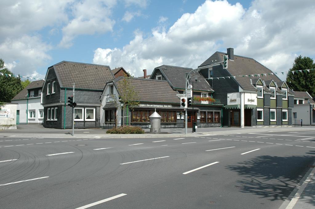 Hotel Heyder Burscheid Buitenkant foto
